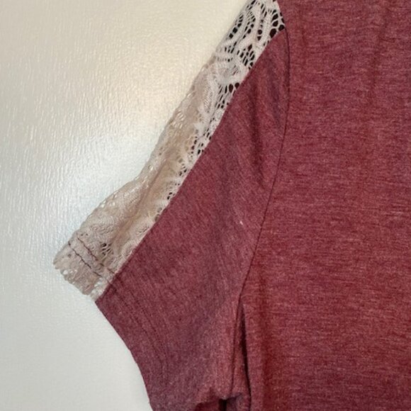 Eachyes red and Lace short sleeve top - Picture 4 of 8